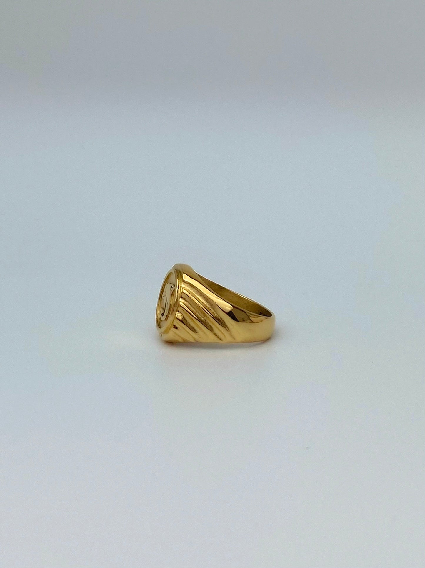 Dolphin Ring - Gold